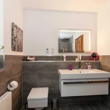 House 8 *